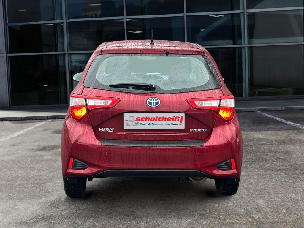 Fahrzeugabbildung Toyota Yaris Hybrid 1.5 VVT-i Comfort