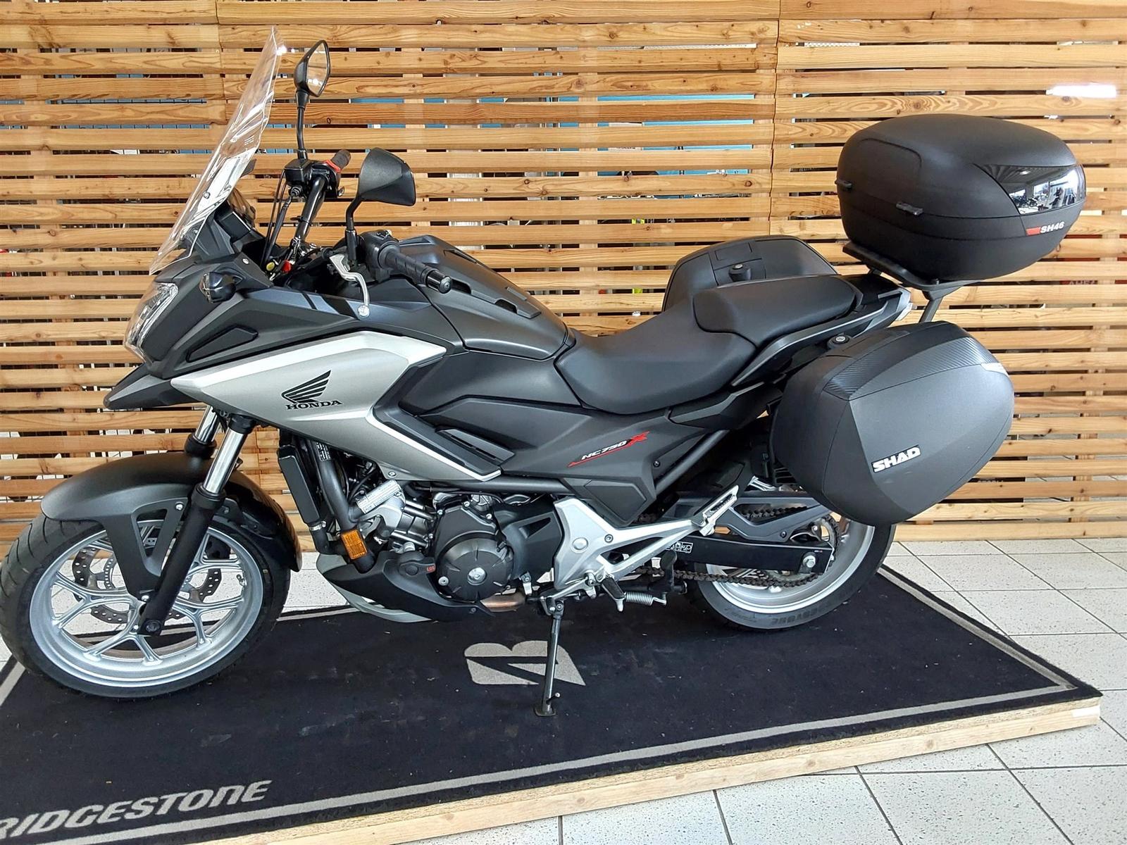 Honda NC750X **Top Zustand** Koffersystem, TÜV Neu