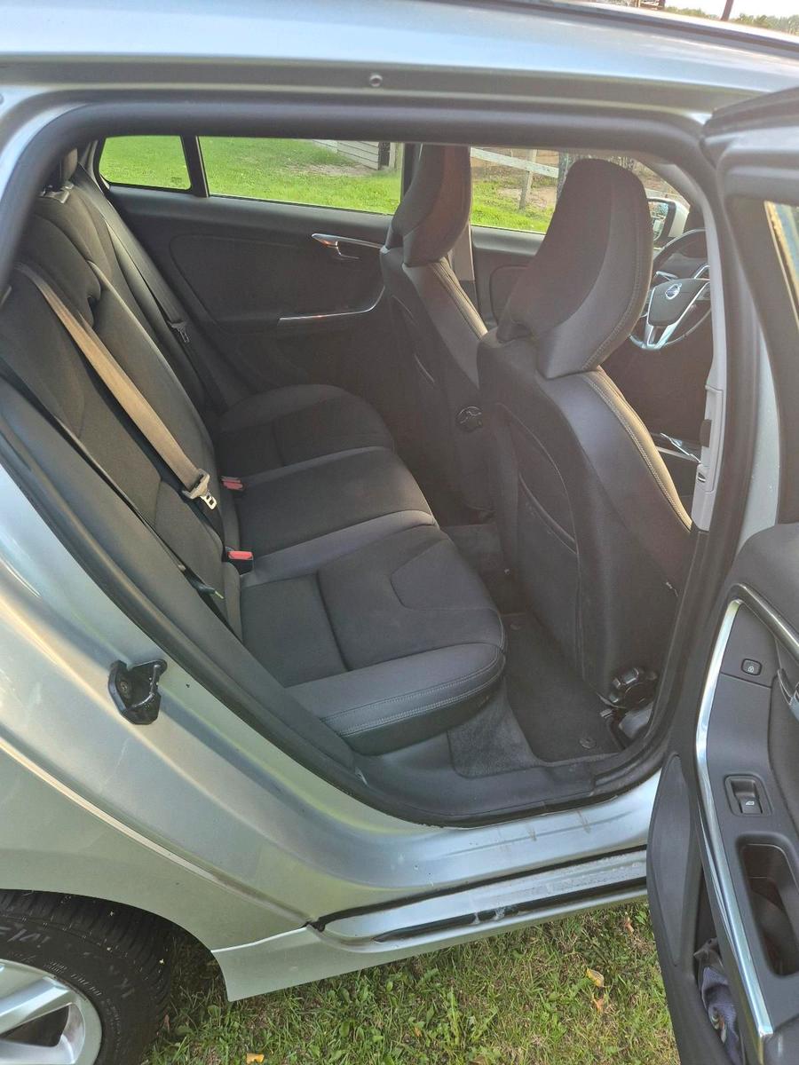 Volvo V60 2012 — photo 5