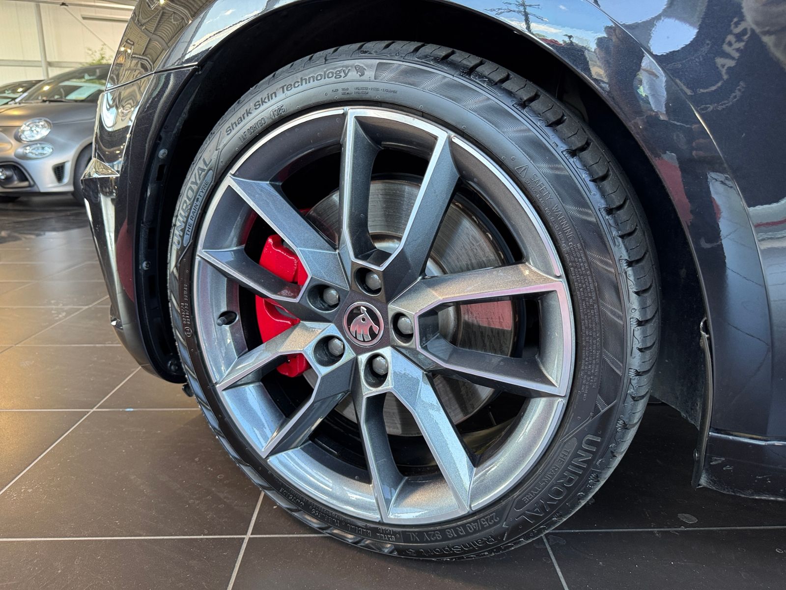 Fahrzeugabbildung SKODA Octavia Combi RS 245 LED NAVI ALU