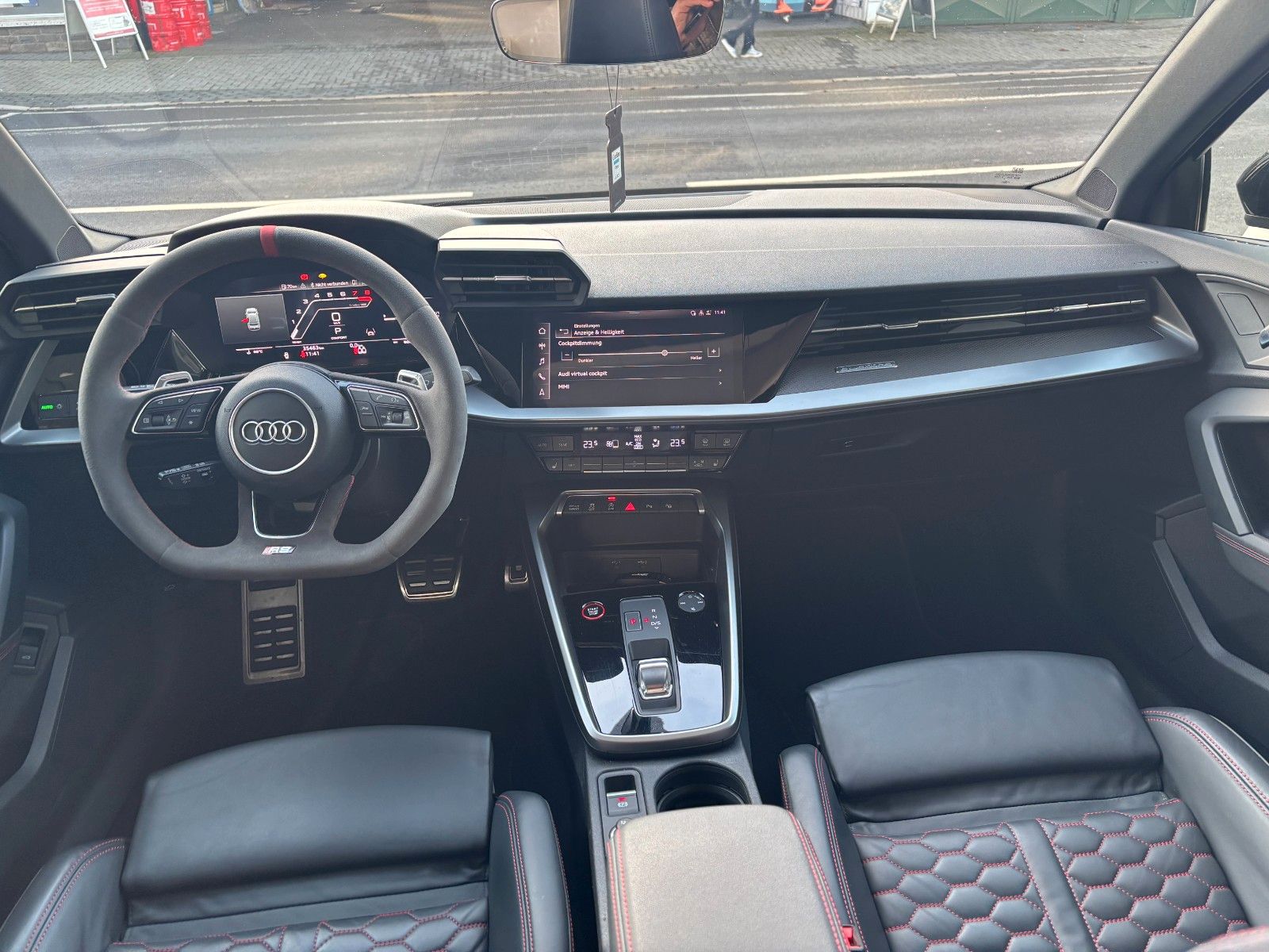 Fahrzeugabbildung Audi RS3 Lim. *Panorama*RS-Sitze*Carplay*SportAuspuff