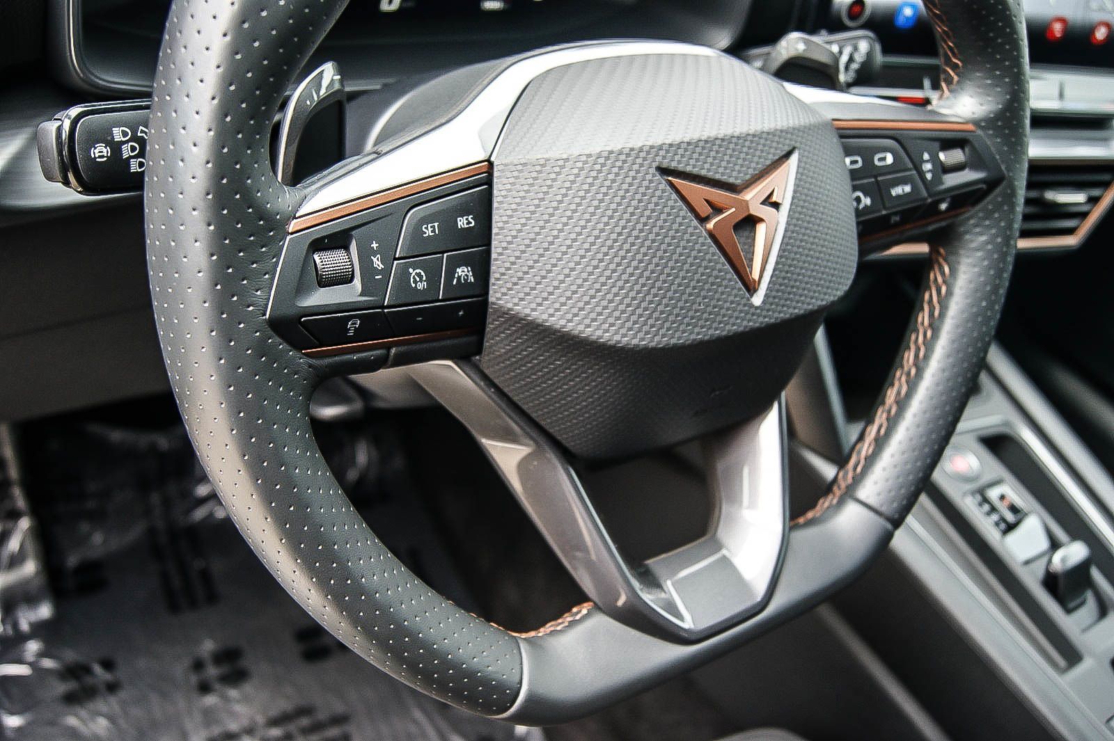 Fahrzeugabbildung CUPRA Leon Sportstourer e-Hybrid PANORAMA CARPLAY ACC
