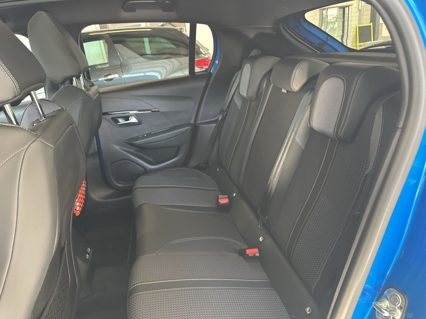 Fahrzeugabbildung Peugeot 208 GT 1.2 PureTech 130 EAT Panorama Navi ACC