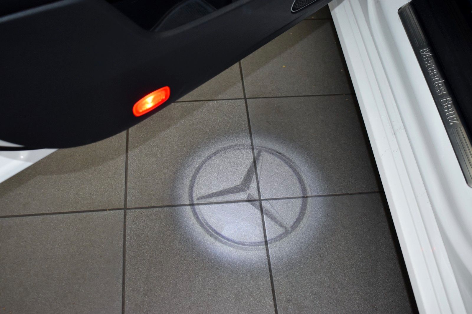 Fahrzeugabbildung Mercedes-Benz CLA 220 SB Leder,Navi,LED,Burmester,Panor.,Night