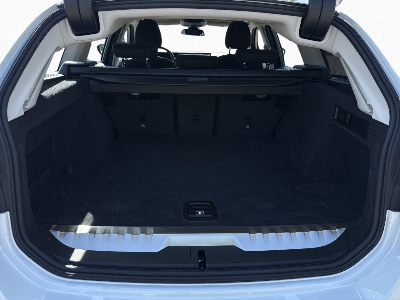 BMW 320e Touring Aut. LC+ LED Tempo SHZ Carplay DAB+ foto 16