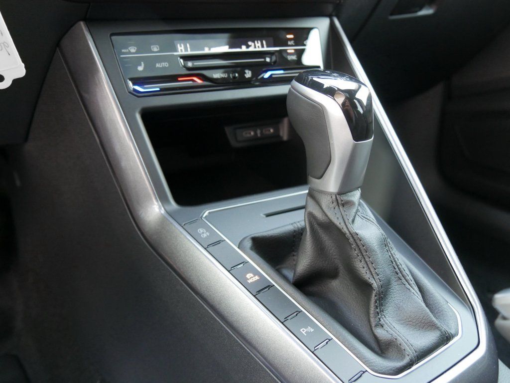 Fahrzeugabbildung Volkswagen Polo Style 1.0 TSI DSG AHK Navi RFK