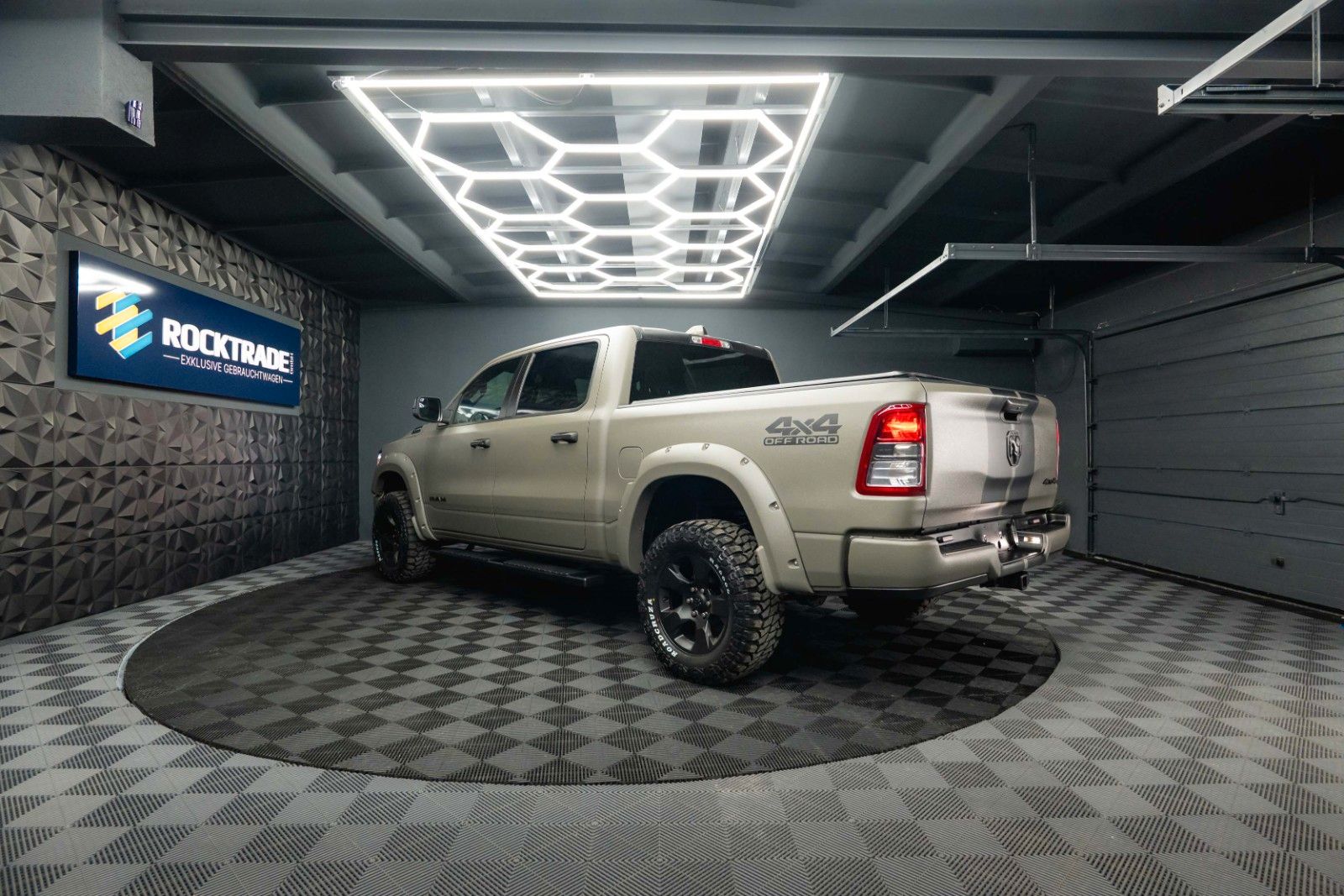 Fahrzeugabbildung Dodge RAM 5.7 V8 HEMI 4x4 OFFROAD RAPTOR Style 19% VAT