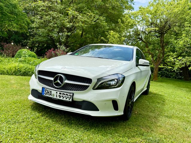 MERCEDES-BENZ A 160 SCORE!