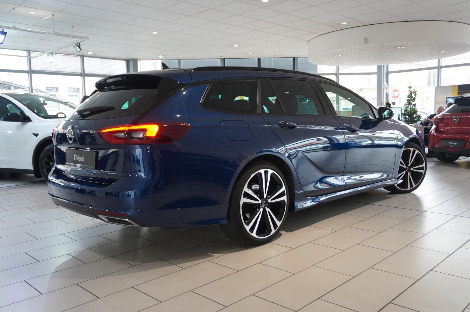 Fahrzeugabbildung Opel Insignia B ST 2.0D ULTIMATE NAVI/OPC/KAMERA/HUD