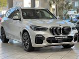 BMW X5 xDrive 30d M Sport LASER|PANO|HUD|AHK|CARPLAY - BMW X5 mit Diesel-Antrieb