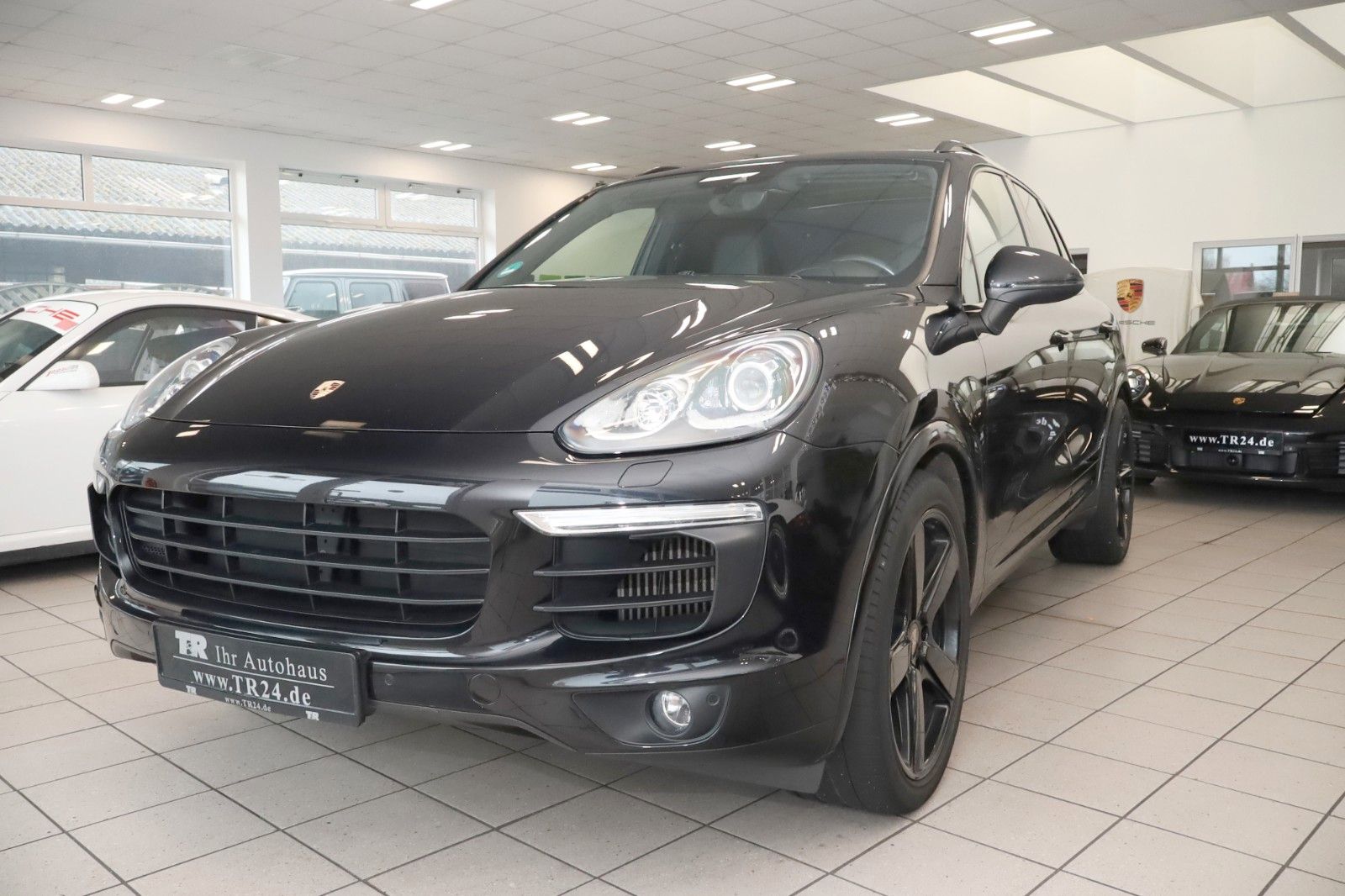 Fahrzeugabbildung Porsche Cayenne S Diesel Luftfederung, AHK, Panorama,21"