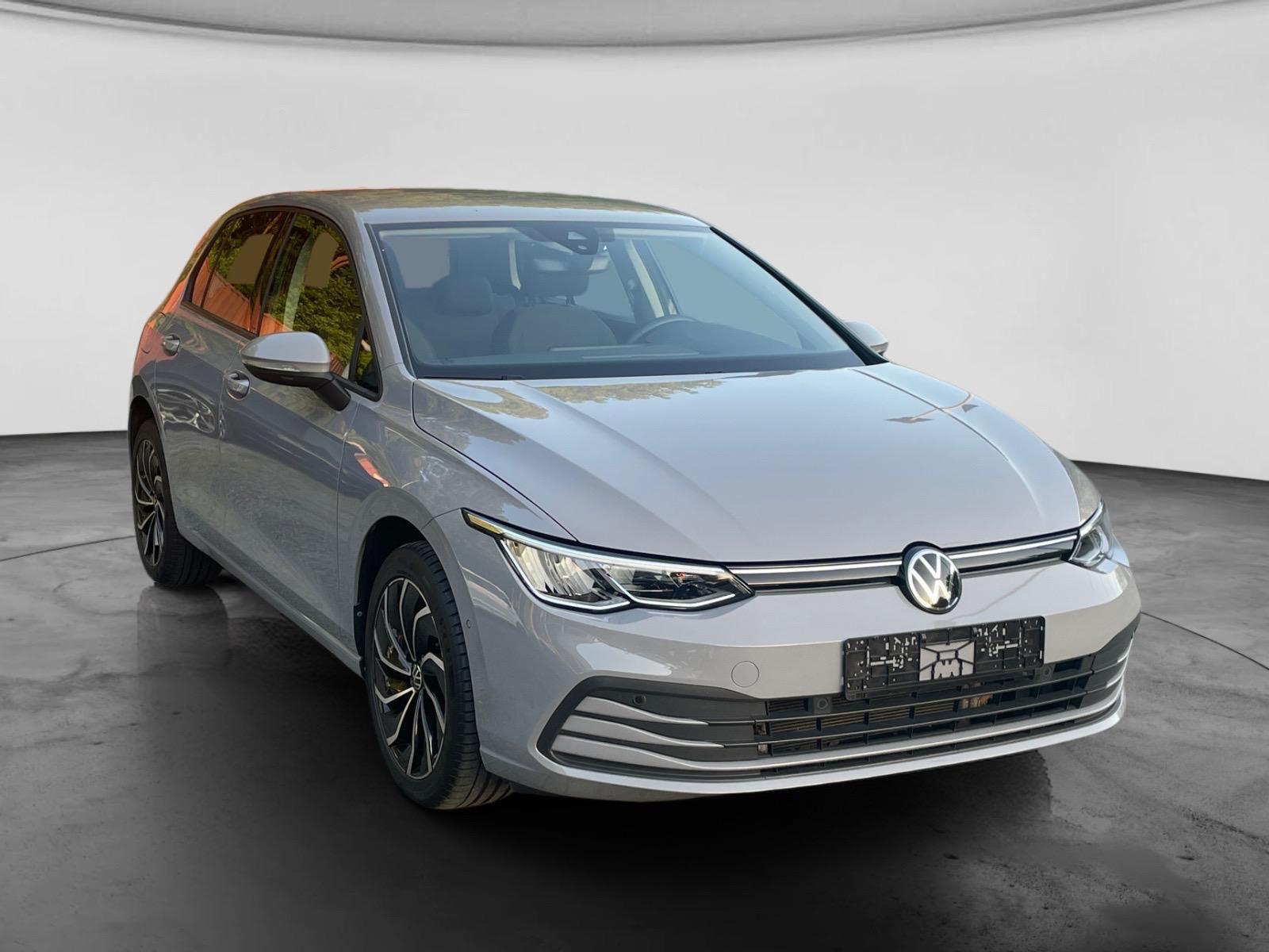 Volkswagen Golf 1.0 eTSI Life ACC/Virtual/Carplay/Lane/