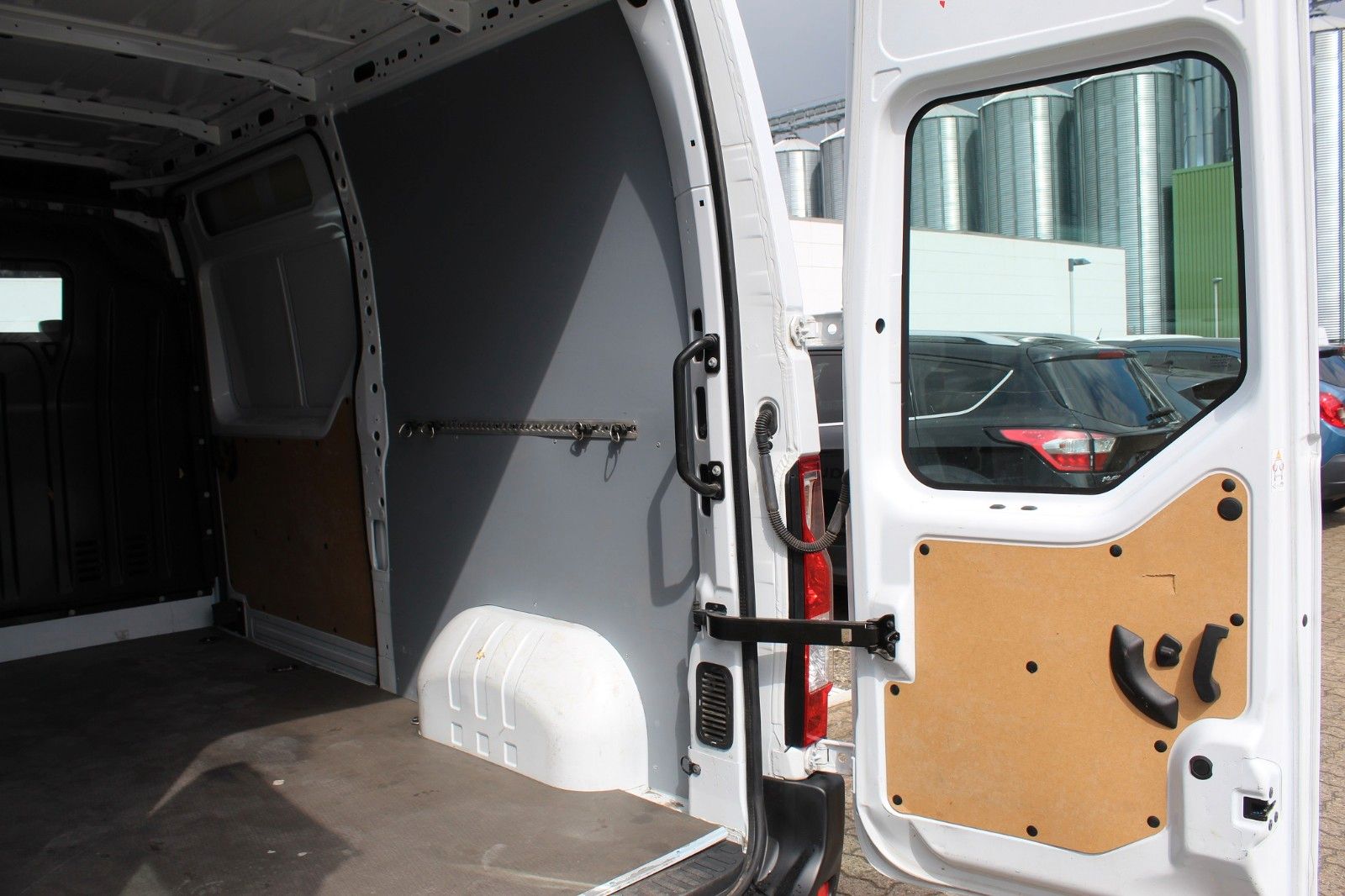 Fahrzeugabbildung Opel Movano B L2H2 3,3t AC/PDC/LED/TEMPOMAT