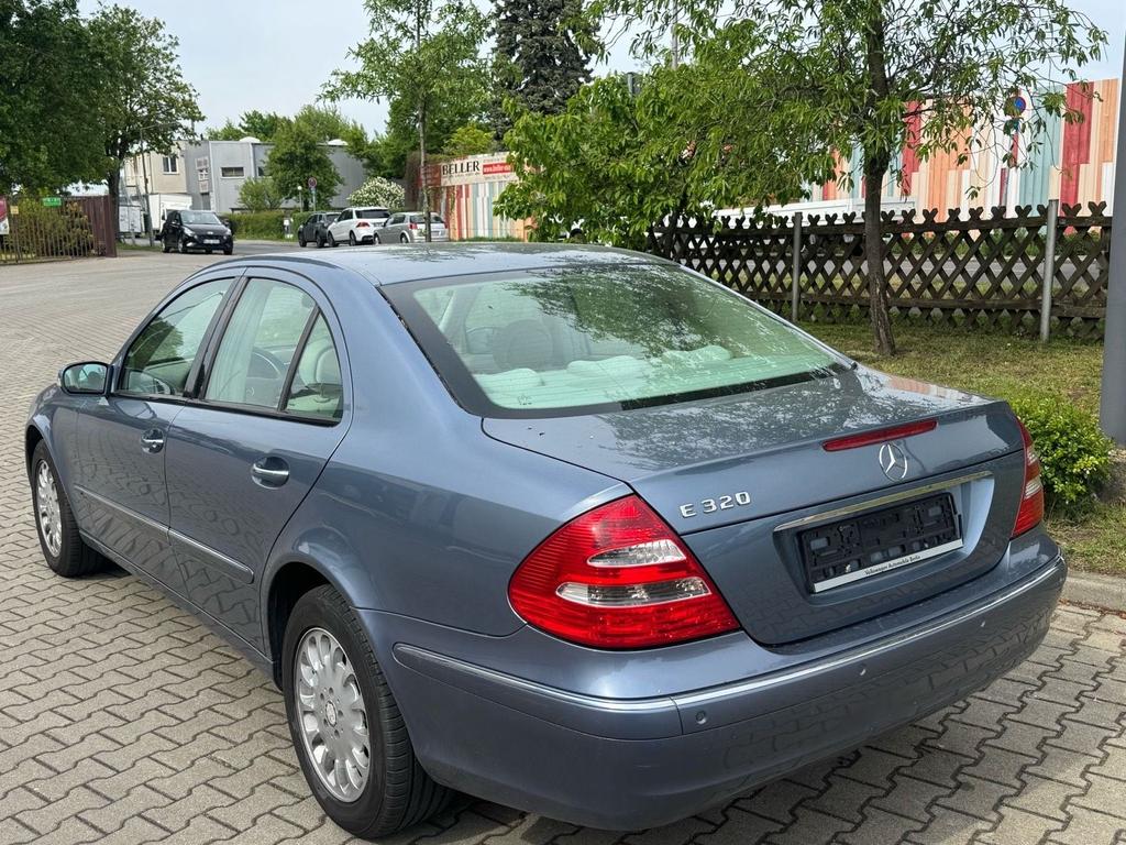 Mercedes-Benz E 320