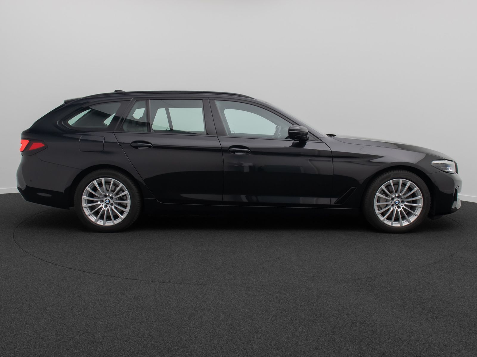 Fahrzeugabbildung BMW 530e xD 360°HUD DAB H/K 4xKlima Komfort AHK ACC