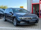 Volkswagen Passat R-Line/TÜV neu/Automatik/Matrix/Keyless - gebrauchte VW Passat aus dem Jahr 2020