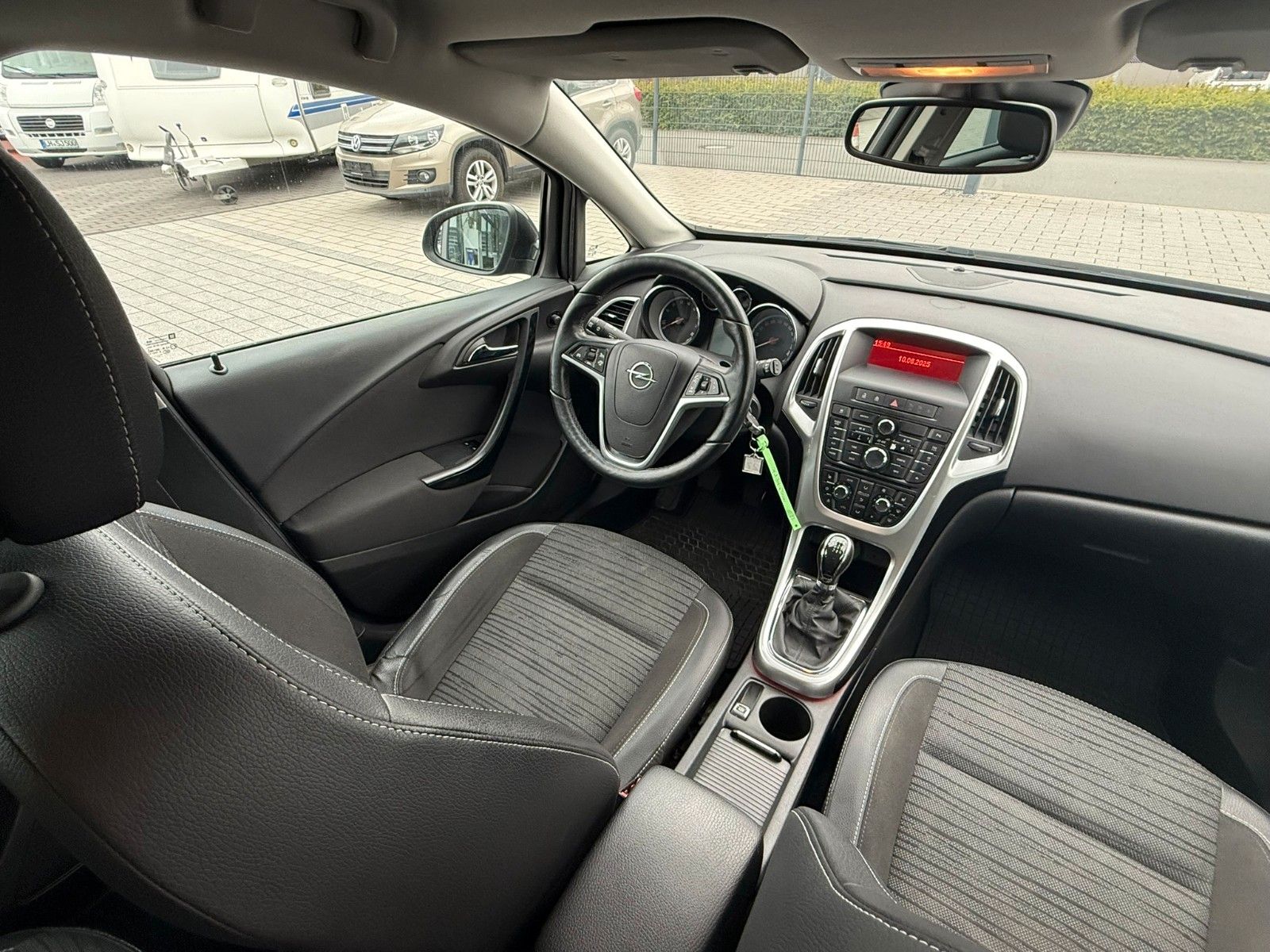 Fahrzeugabbildung Opel Astra J Sports Tourer Style