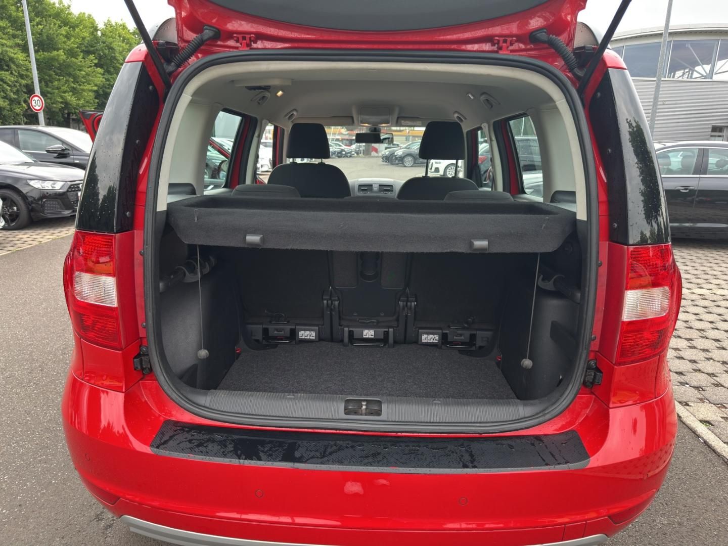 Fahrzeugabbildung SKODA Yeti Ambition 1.2 TSI, GRA,LM-R?der,Klima,PDC,Sc