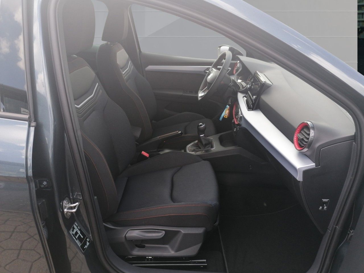 Fahrzeugabbildung SEAT Ibiza 1.0 TSI FR+TEMPOMAT+SITZHEIZ+R-KAMERA+LED+