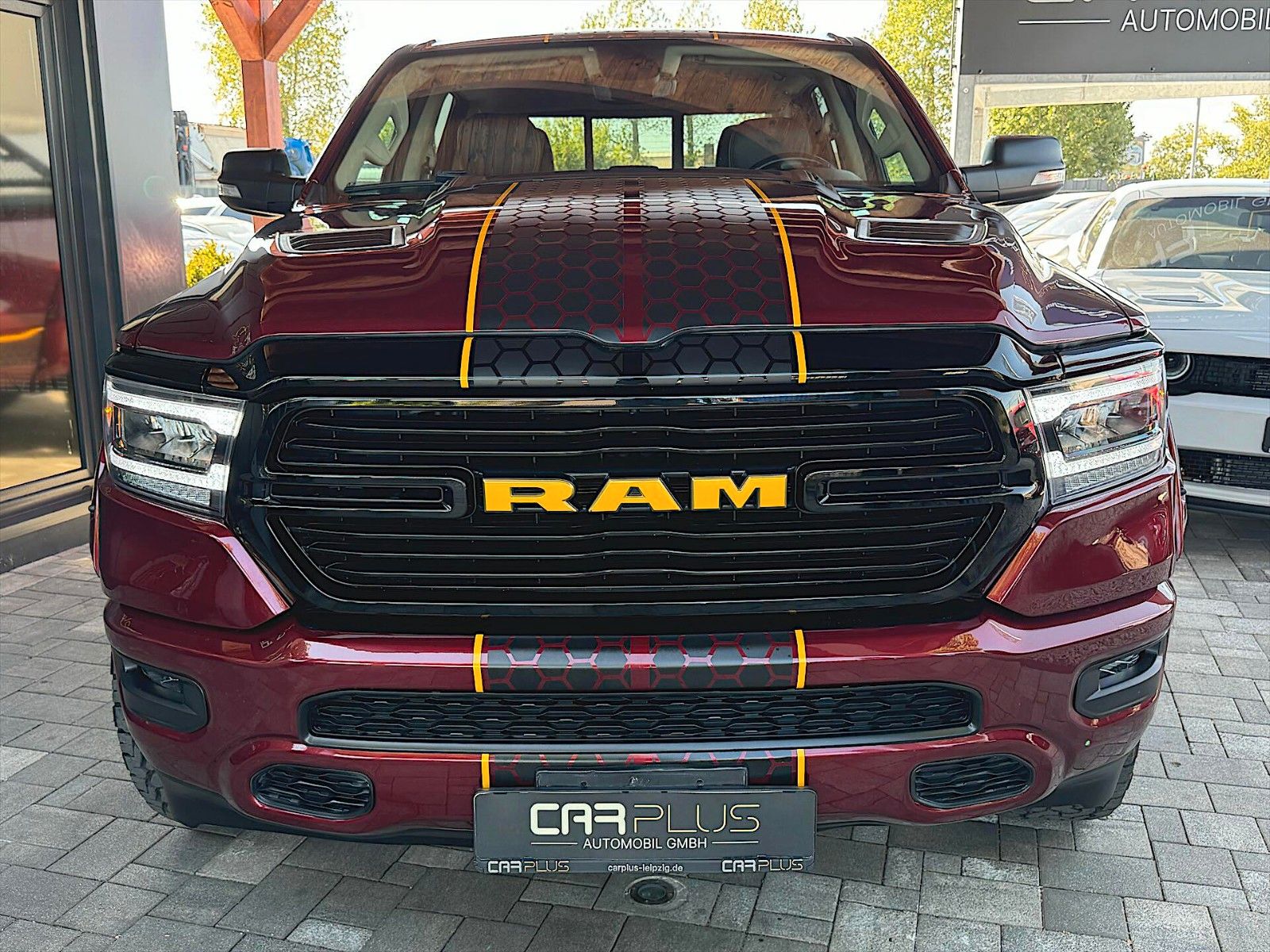 Fahrzeugabbildung Dodge RAM 5.7 V8 HEMI Sport Offroad LONGBED 4x4 GOLD