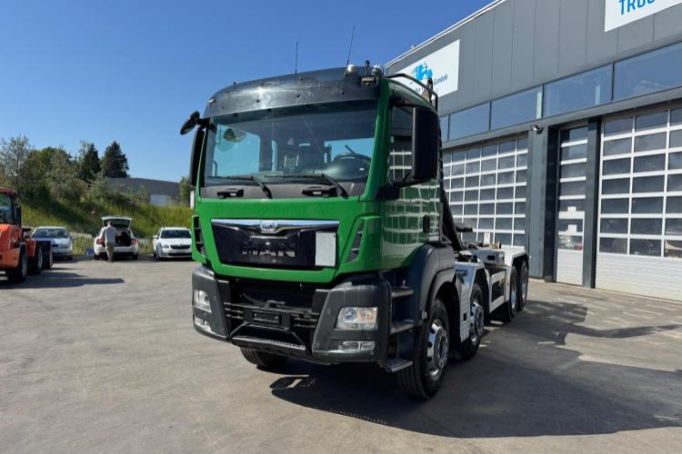 MAN TGS 35.480 8x4 Moser 