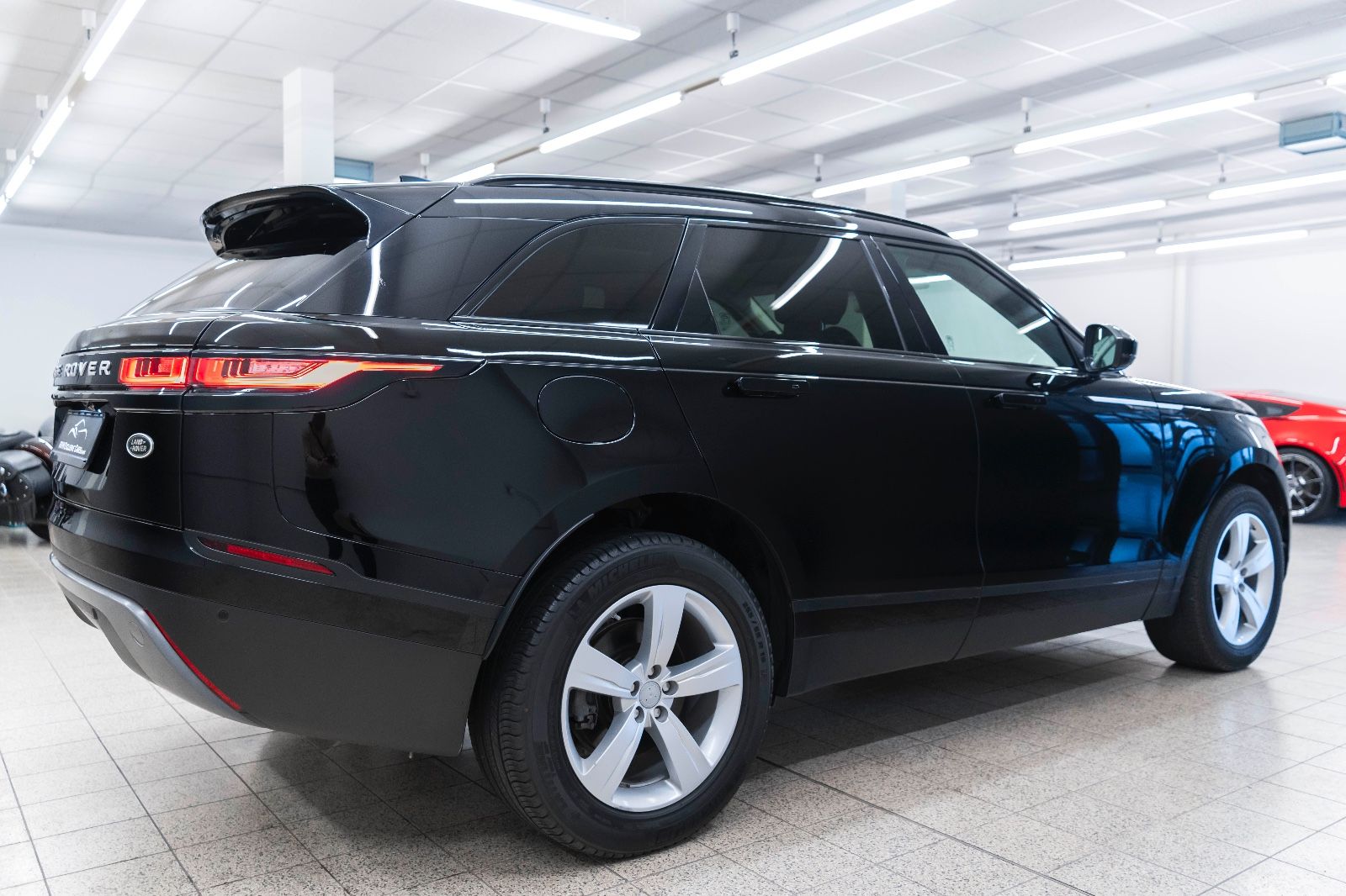 Fahrzeugabbildung Land Rover Range Rover Velar D180S LED Pano Kam PDC NAVI