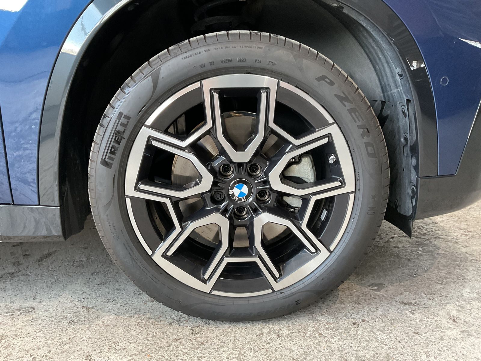 Fahrzeugabbildung BMW X1 xDrive23d Head-Up, Lenkradheizung