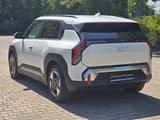 Kia EV3 Earth 58,3kWh FWD DRIVEWISE+UPGRADE+BUSINES - weiße Kia EV3