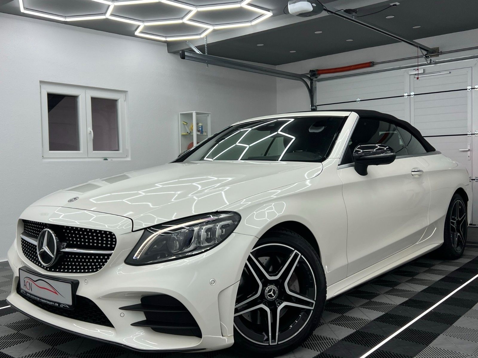Fahrzeugabbildung Mercedes-Benz C 300 Cabrio AMG-LINE/VRTL COCPIT/360*/BURMESTER