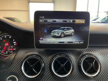 Mercedes-Benz GLA 180 *Kamera*PDC*Navi*Klima*Tempomat*