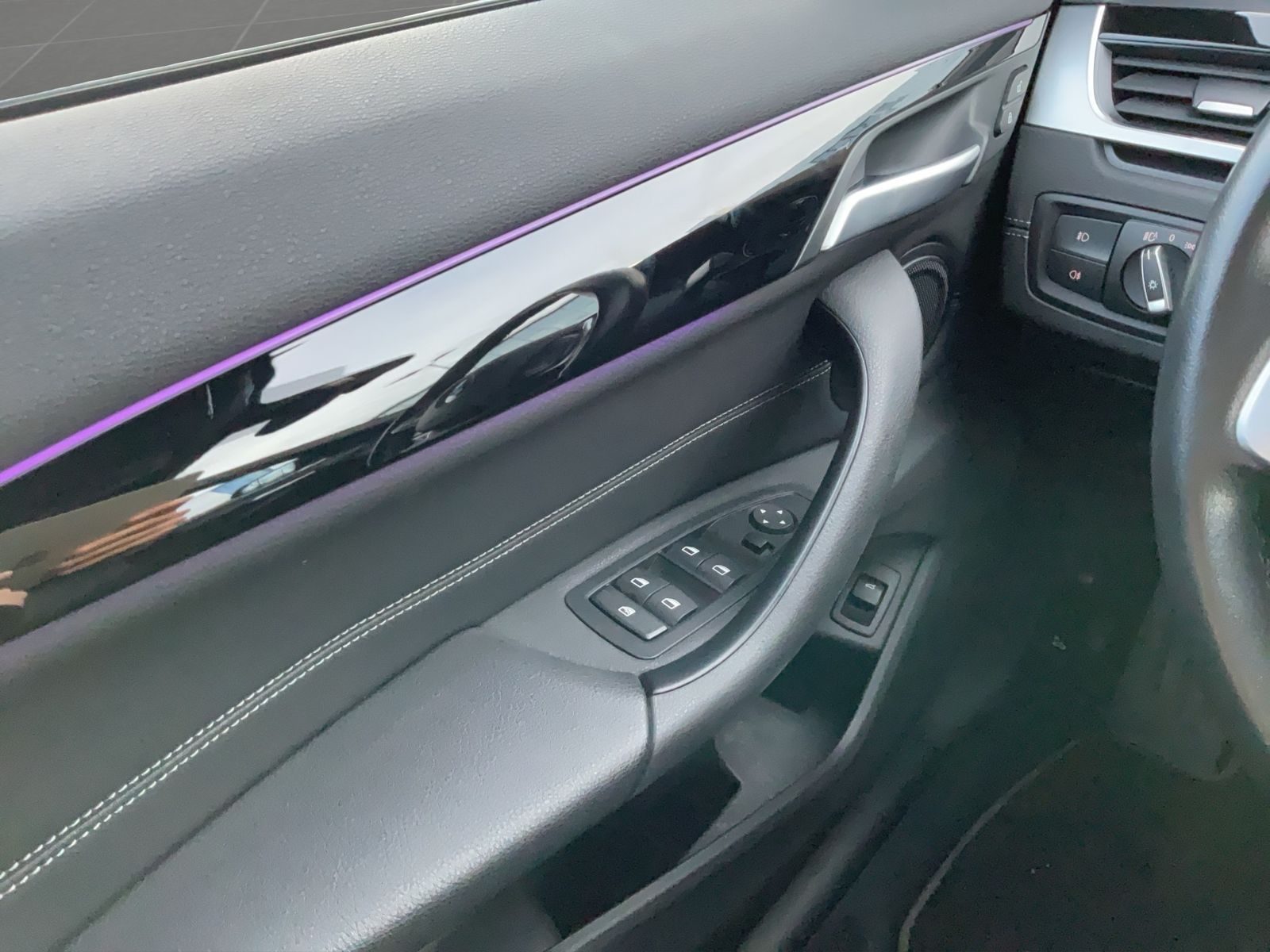 BMW X1 sDrive18d SPORT LINE AUTOMATIK NAVI AHK LED P foto 13
