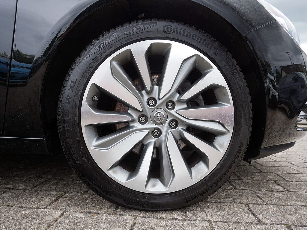 Fahrzeugabbildung Opel Cascada 1.4 Turbo Edition KLIMA PDC SITZHEIZUNG