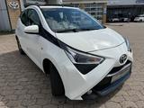 Toyota Aygo AYGO x-sky - Toyota Aygo (X): Sky