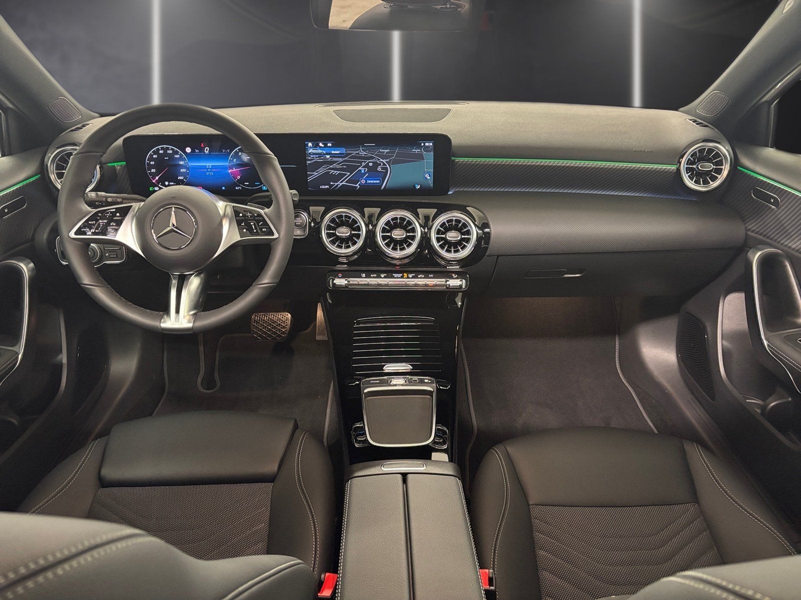 Fahrzeugabbildung Mercedes-Benz A 200 Progressive*Panorama*360°*Totwinkel*Sound*