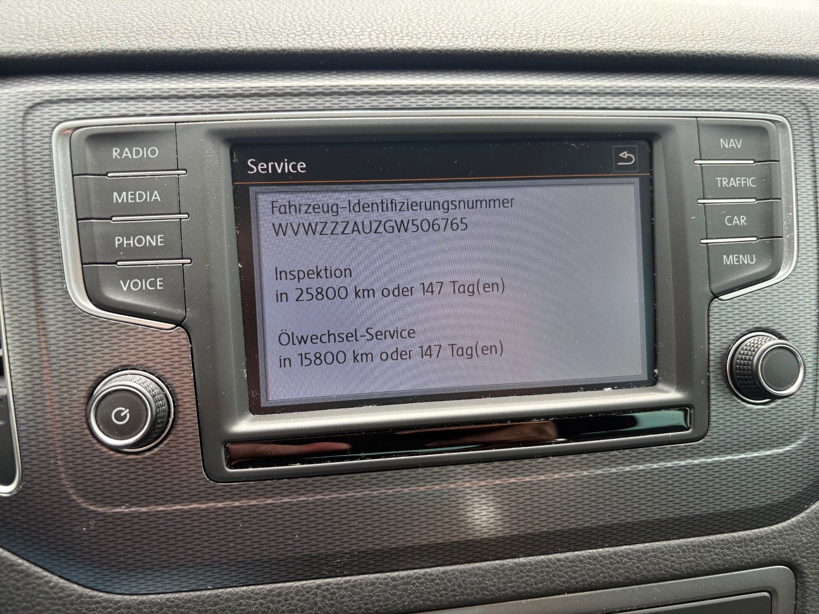Fahrzeugabbildung Volkswagen Golf Sportsvan VII 1.6 TDI Lounge Navi PDC SHZ