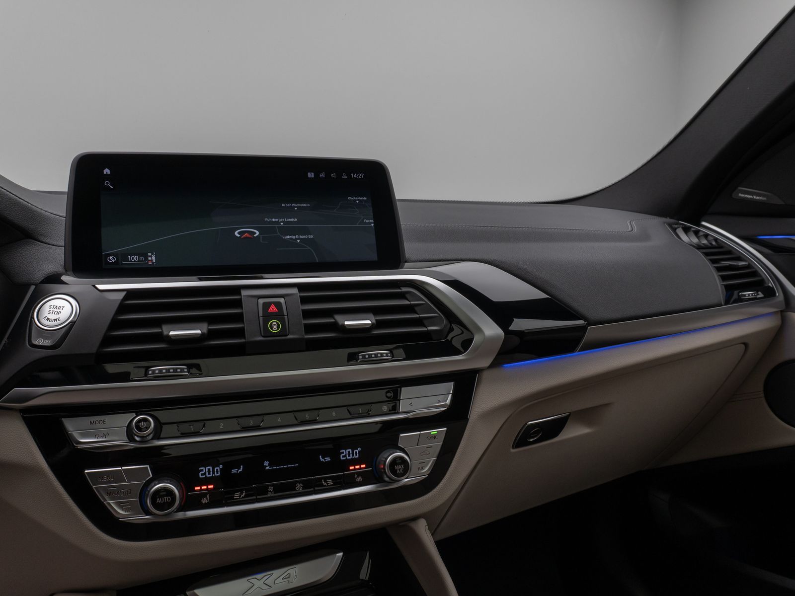 Fahrzeugabbildung BMW X4 xD30d M Sport Panorama Kamera HUD H/K AHK 21"