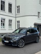 BMW X7  M50d - Voll - graue BMW X7 M50