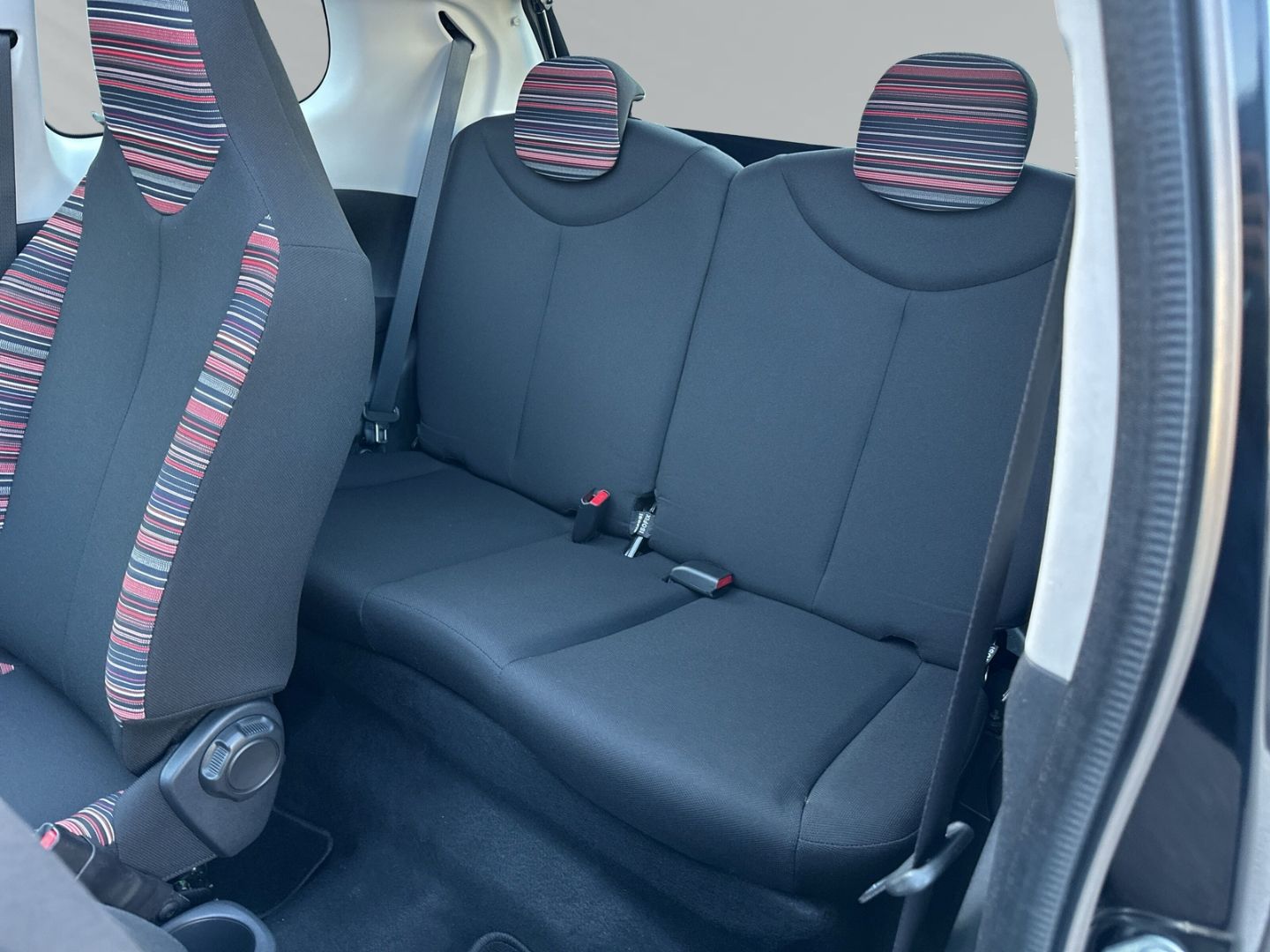 Fahrzeugabbildung Citroën C1 AIRSCAPE Feel VTi 1.0 Faltdach+ Tel.-Vorb. +