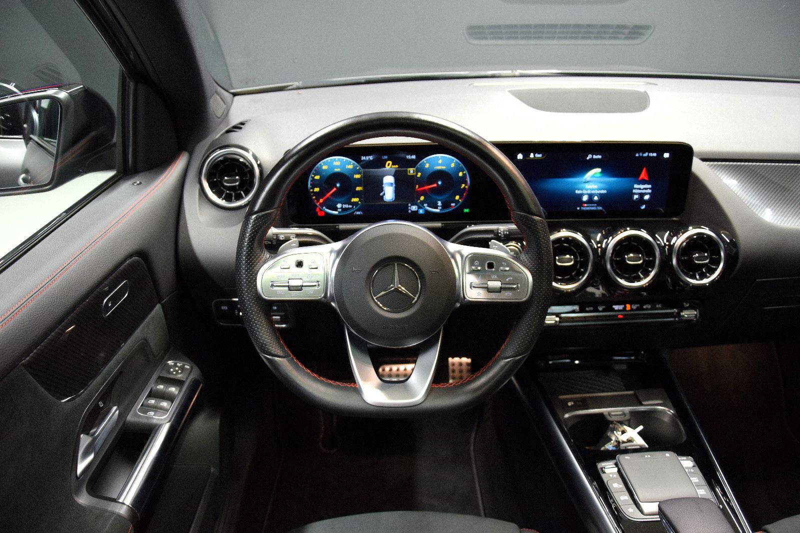 Fahrzeugabbildung Mercedes-Benz GLA 200 AMG-Line LED Kamera Business Pano