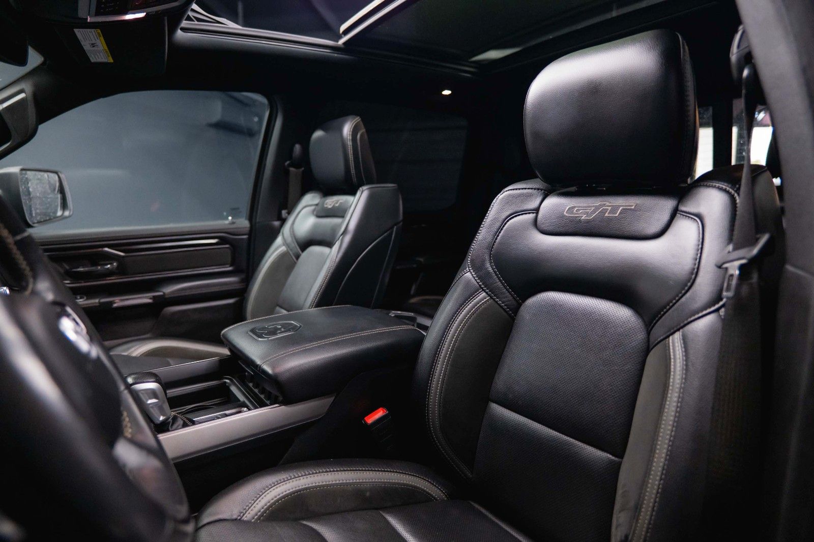 Fahrzeugabbildung Dodge RAM 5.7 V8 HEMI 4x4 LARAMIE GT NIGHT Offroad 19%