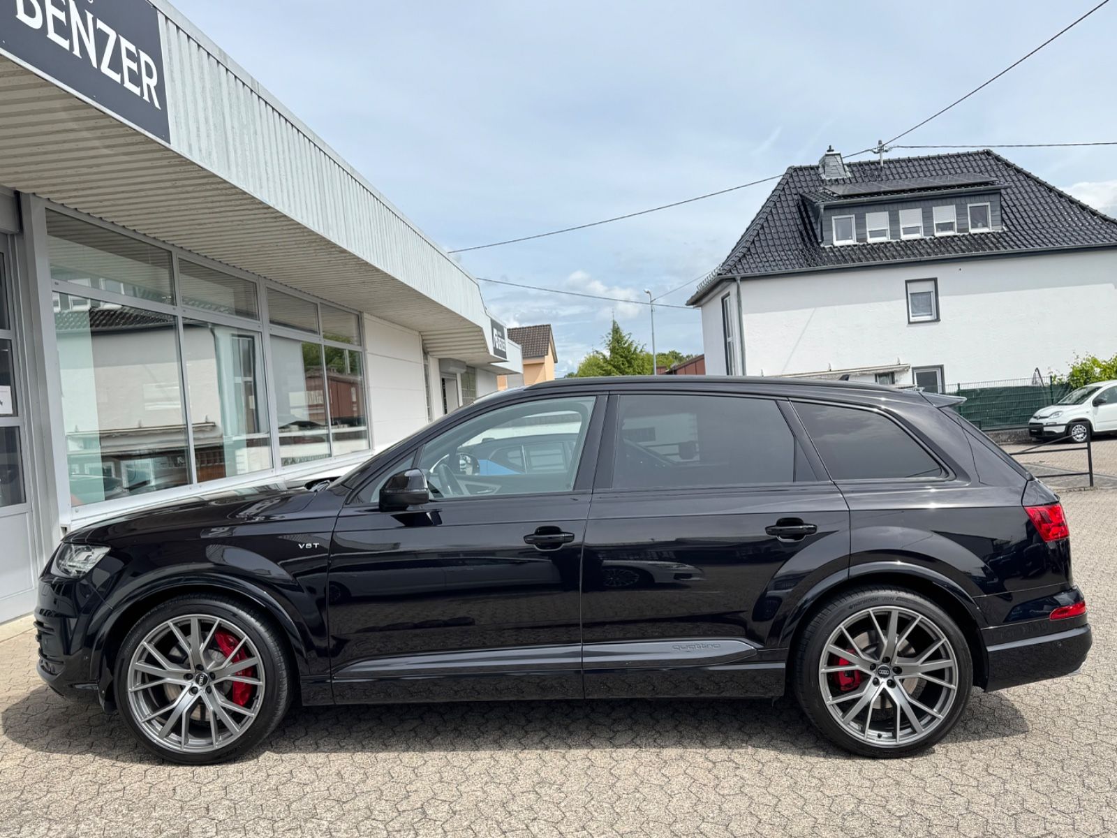 Fahrzeugabbildung Audi SQ7/RAUTEN-SITZE/PANO/AHK/360°Cam/Carbon/BOSE/