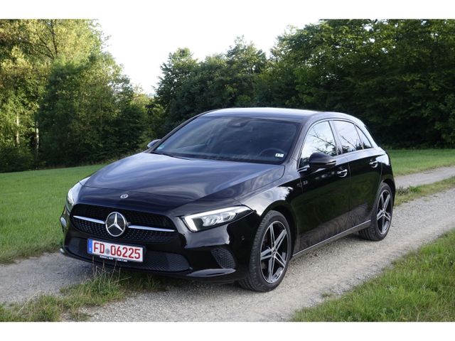 MERCEDES-BENZ A 160 Progresssive   Business- Paket /Night-Pake