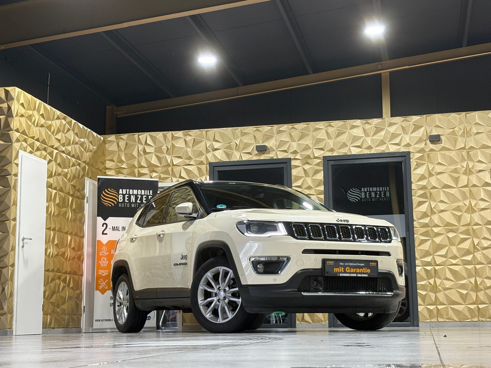 Fahrzeugabbildung Jeep Compass Limited FWD/NAVI/KAMERA/SOUND/DAB/SHZ