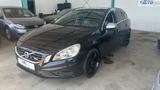 Volvo V60 Kombi Autom. R-Design AWD *Navi /Leder /AHK* - gebrauchte Volvo V60 aus dem Jahr 2011