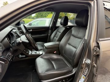 KIA Sorento - 8