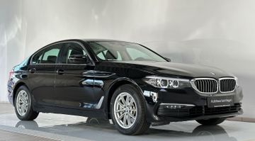 Fahrzeugabbildung BMW 530e iP Kamera Alarm LiveCockpitPlus Sport