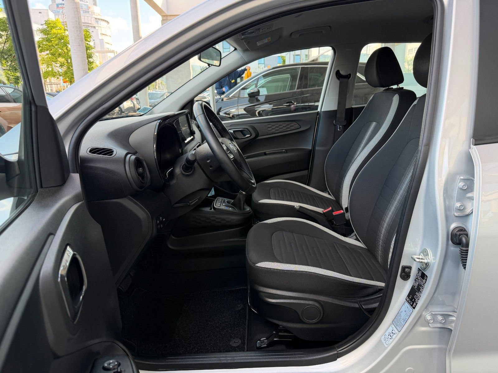 Fahrzeugabbildung Hyundai i10 1.2 Trend SHZ,PDC,AUT,DynLicht,FLA,LM,SpurH