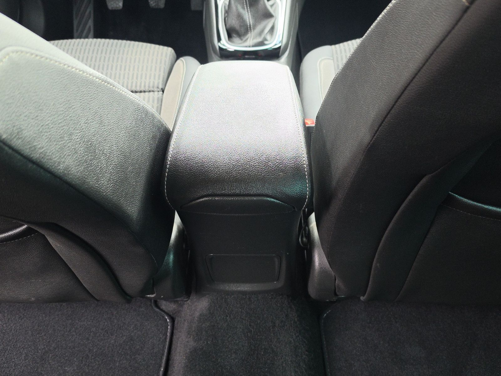 Fahrzeugabbildung Opel Astra K Lim. 5-trg. Elegance Start/Stop