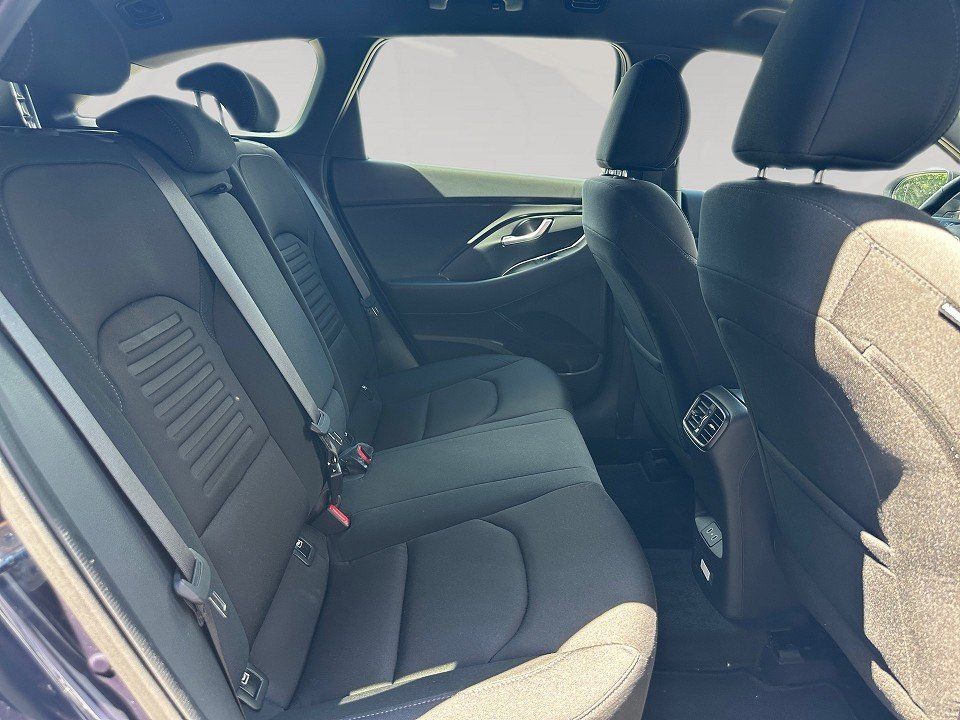 Fahrzeugabbildung Hyundai i30 Kombi 1.0T 100PS DCT ADVANTAGE Plus-Paket
