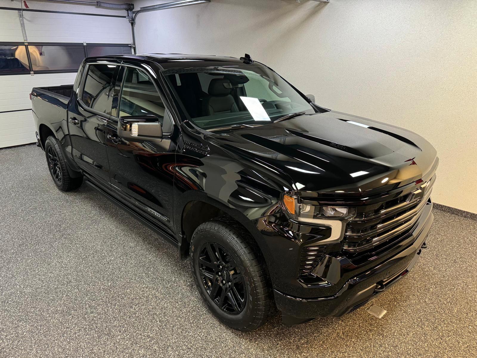 Chevrolet 26 SILVERADO MIDNIGHT HIGH COUNTRY 6.2L  V8-4x4